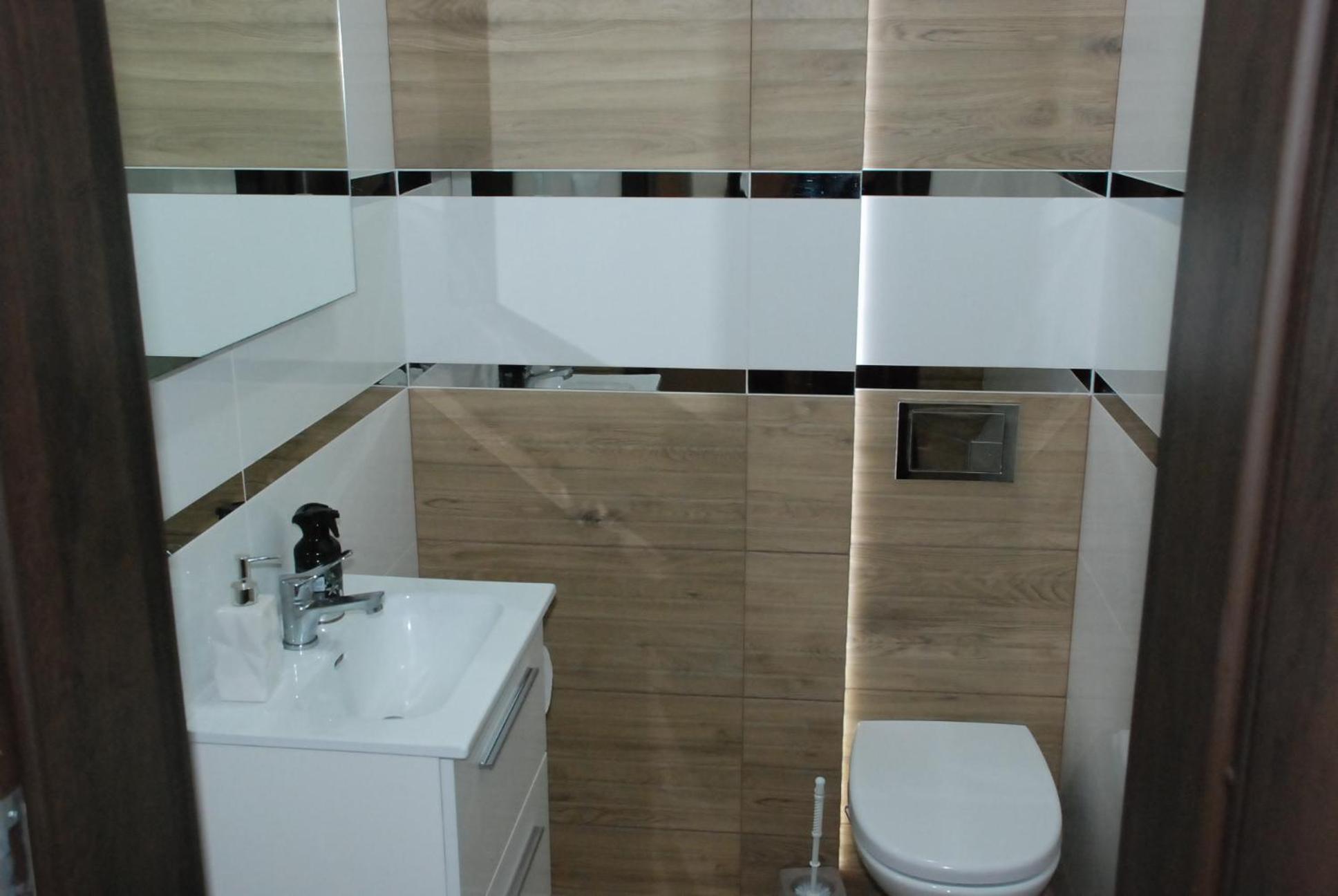 Hotelik Manhatan ราจินโปดลาสกี ภายนอก รูปภาพ
